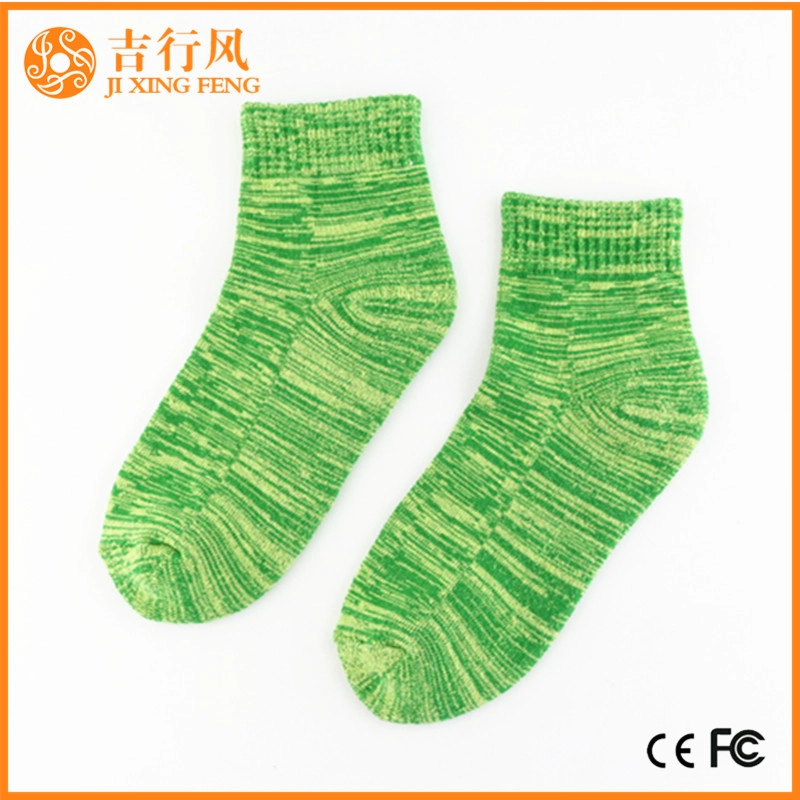 Cina calze donna cotone fabbrica all'ingrosso di alta qualità a buon mercato prezzo colorato donne calzini produttore
