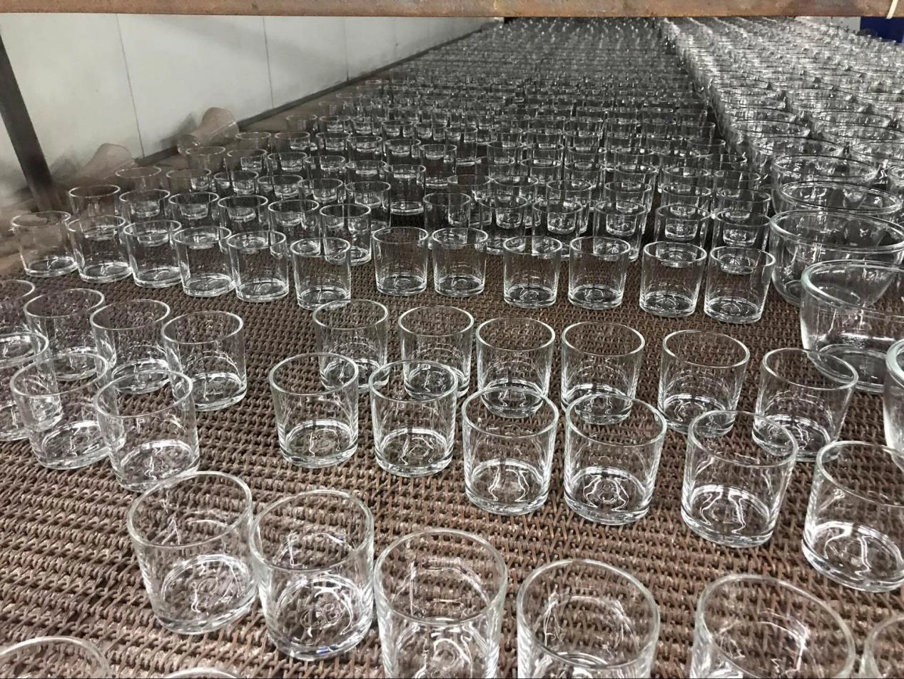 How to improve the annealing process of glass candle holders