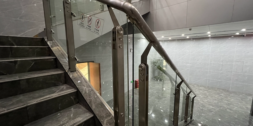 stair railing balustrade glass