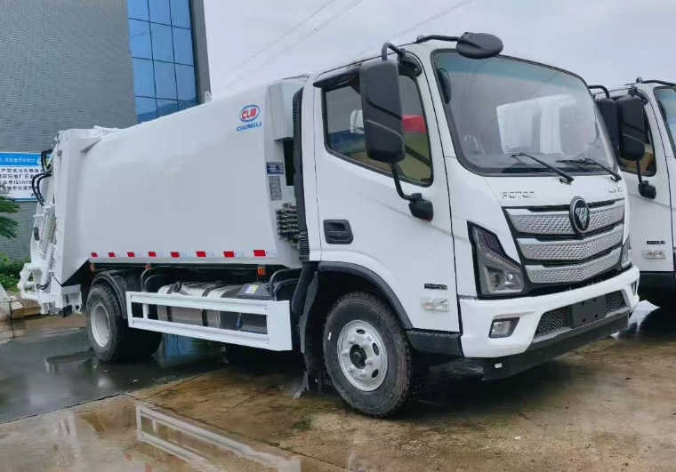 Solutions de gestion des déchets : choisir le camion compacteur adapté à votre flotte