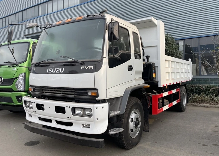 Camions-bennes conçus pour le transport lourd – des chantiers de construction aux opérations minières