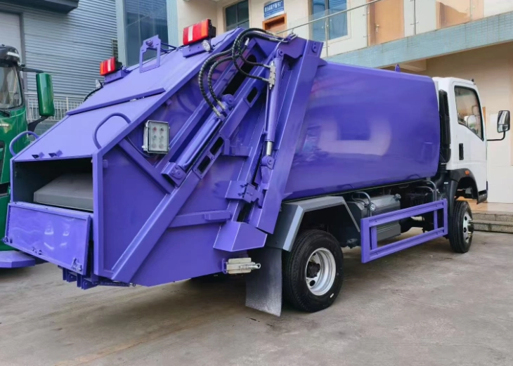 High-capacity China garbage compactor truck