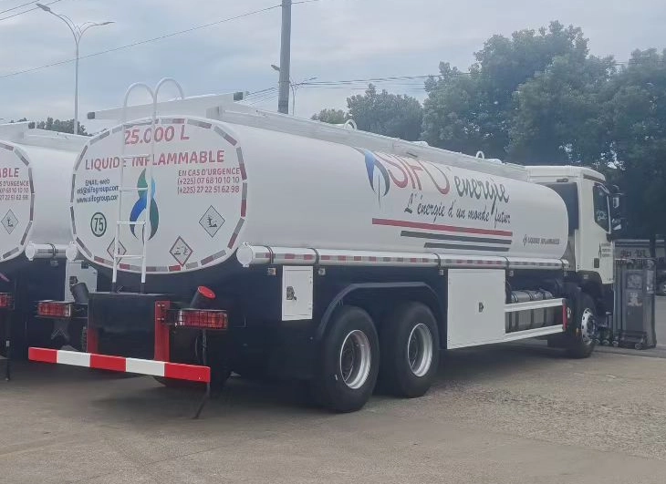 Fábrica de camiones cisterna de acero anticorrosión en China