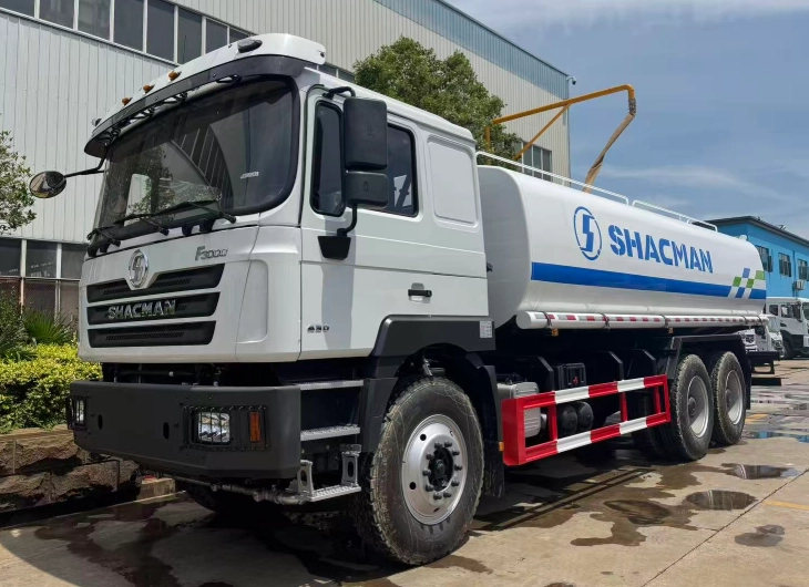 Fabricant de camions-citernes à eau à faible coût
