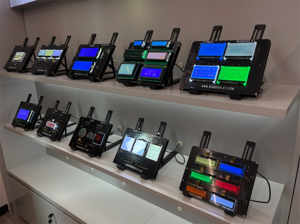 Wandisplay custom LCD modules