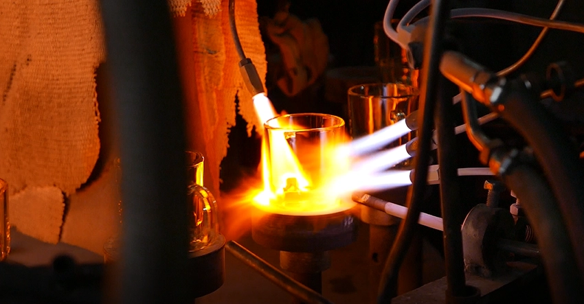 Sunny glassware candlestick craft introduction and manufacture gives you the crystal glass world Sunny glassware candlestick craft introduction and manufacture gives you the crystal glass world