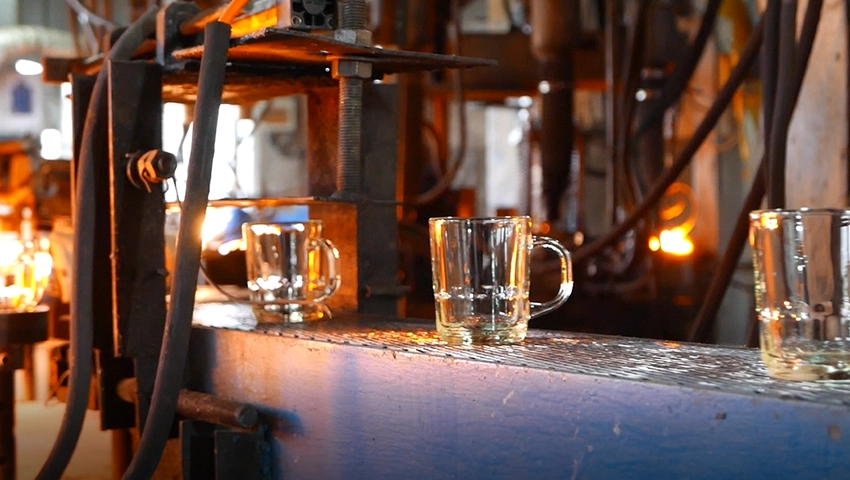 Sunny glassware candlestick craft introduction and manufacture gives you the crystal glass world Sunny glassware candlestick craft introduction and manufacture gives you the crystal glass world