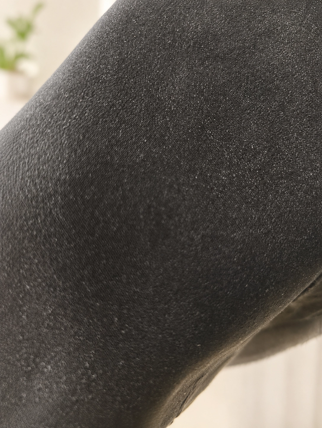 Causes and Prevention of Adhesive Strike-Through in Autumn Garment Production