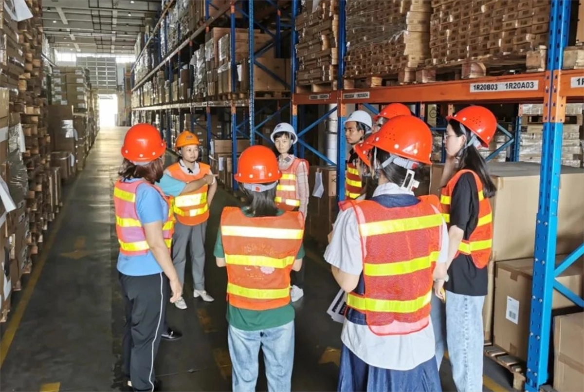 Chips Sent By Air Freight To Middle East, Other Forwarders Just Ship, We Follow Customs Policy To Save 60,000 Chips Sent By Air Freight To Middle East, Other Forwarders Just Ship, We Follow Customs Policy To Save 60,000