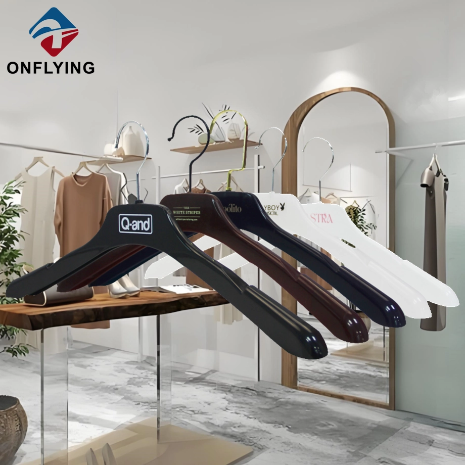 China Plastic hangers manufacturer