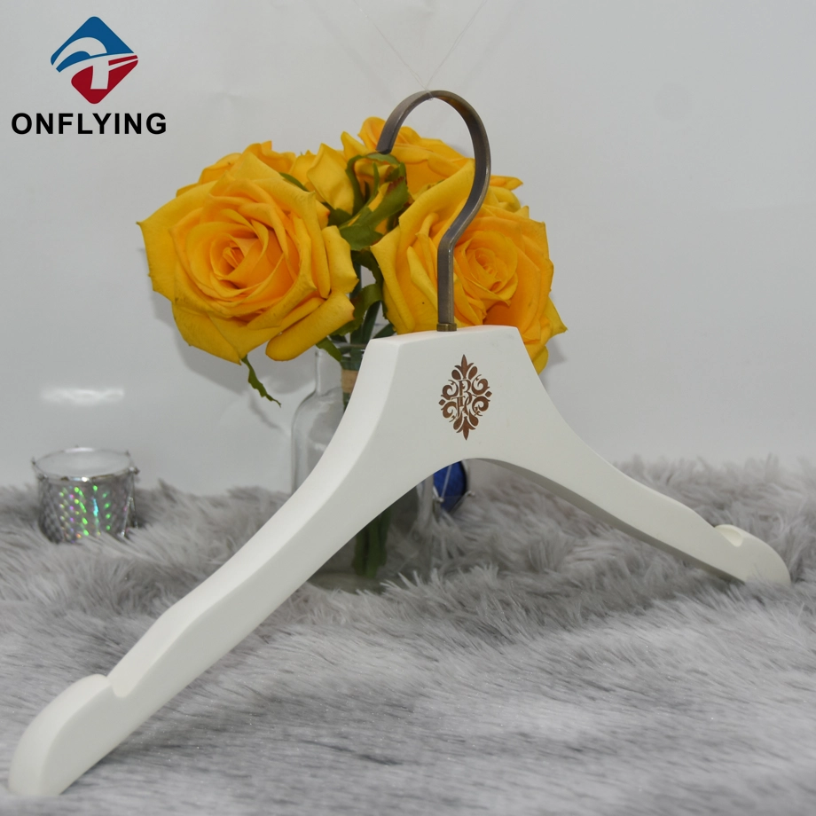 Eco-friendly Luxury White Non-Slip Shoulder Customized Hanger China Factory