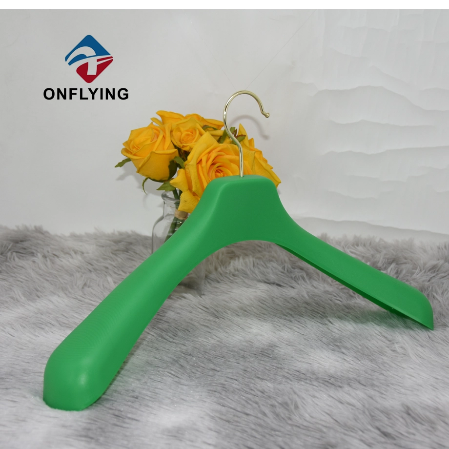 Custom Heavy Duty Wide Shoulder Plastic Clothes Hangers China Supplier