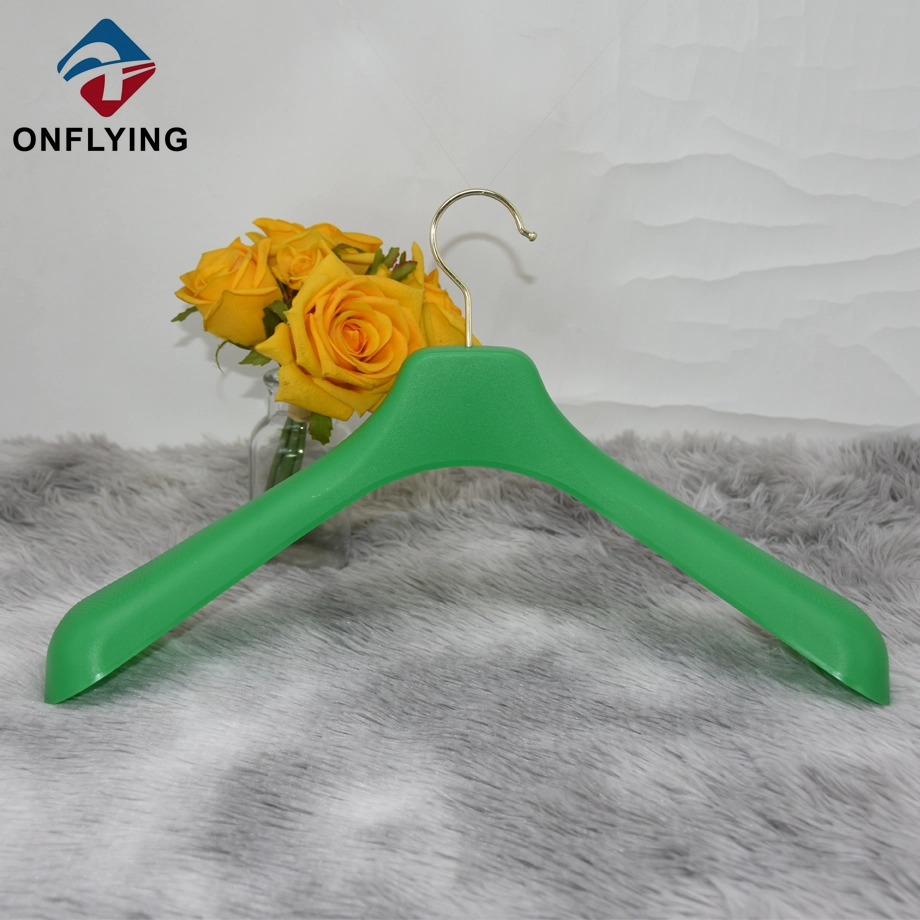 Custom Heavy Duty Wide Shoulder Plastic Clothes Hangers China Supplier