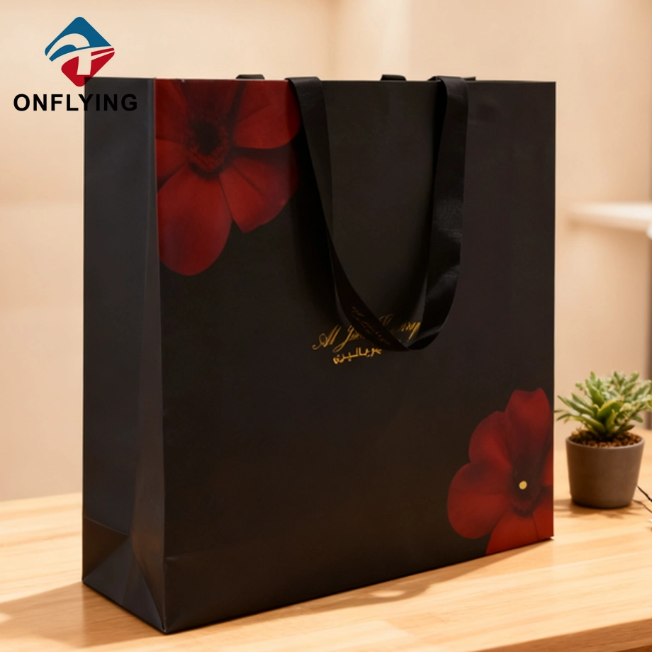 Recyclable Europe Shopping Clothing Packaging Gift Paper Bags China Supplier
