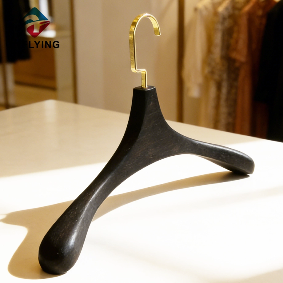 Wooden Hanger Set Manufacturer