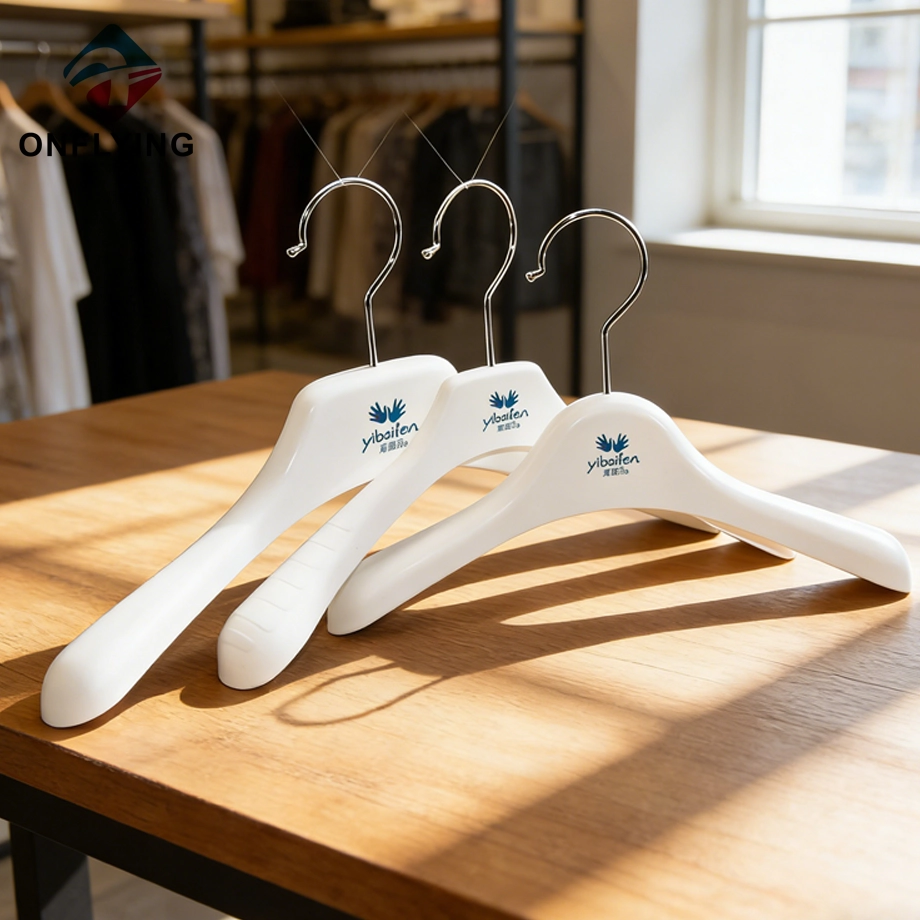 China Heavy Duty Custom Branded Cute White Plastic Children's Hanger Set China Manufacturer manufacturer