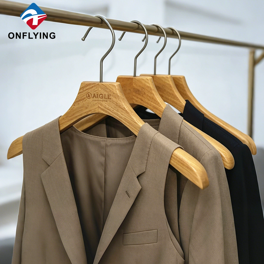 China Beech Wood Clothing Hanger