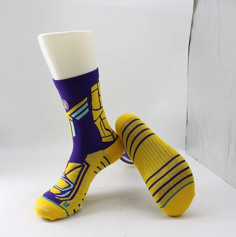 China factory custom logo hiking socks