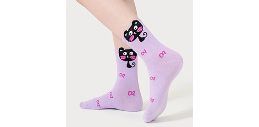 Jixingfeng étend son offre de chaussettes pour bébé avec une valeur de gros en peluche, des coffrets cadeaux personnalisés et une flexibilité à faible MOQ
