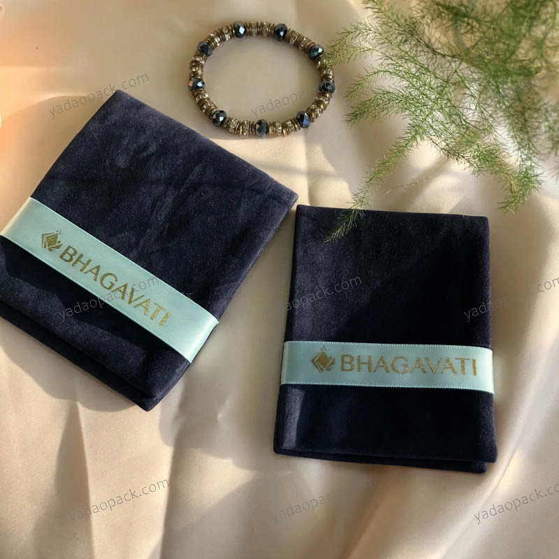 Königsblaue Wildledertasche mit zwei Taschen