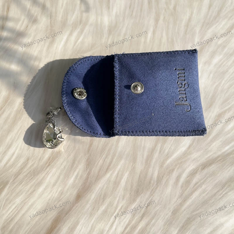 Quadratische Form aus königsblauer Mikrofaser mit Druckknopfverschluss