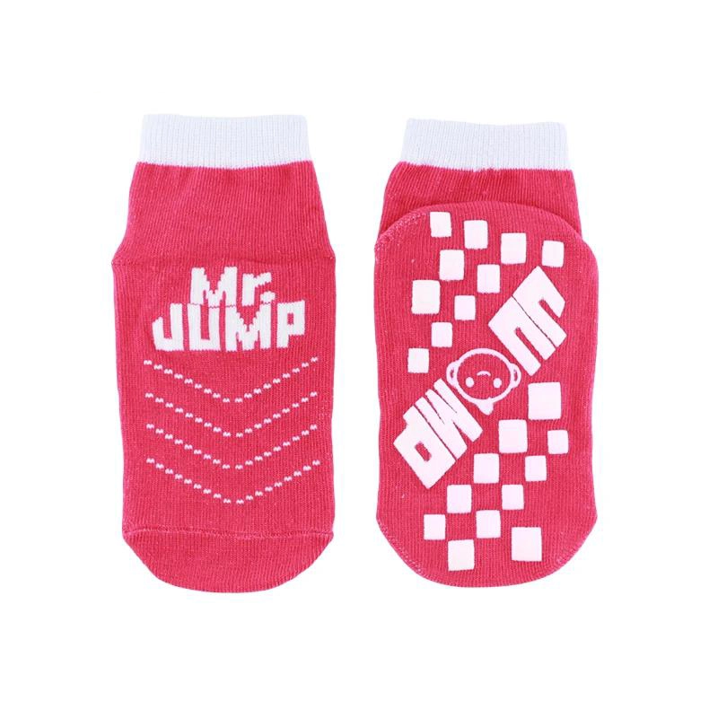 Wholesale price low MOQ non-slip socks