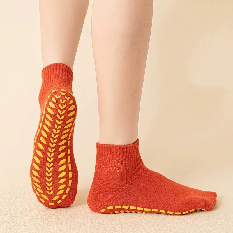 High End Non-slip Dot Floor Socks Passed Audit Factory