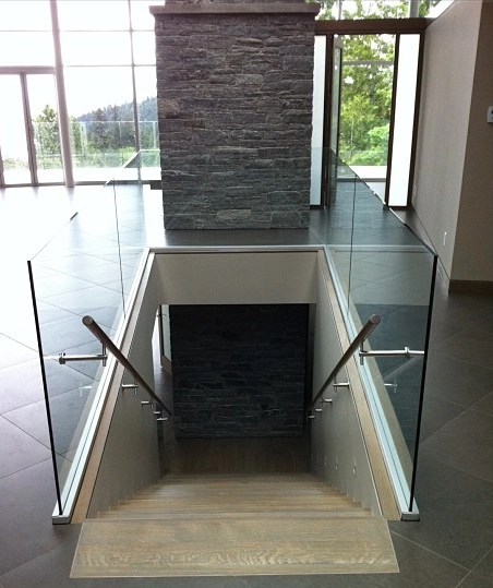 China Suppliers Shenzhen Stainless Steel Glass Mounted Handrail Bracket