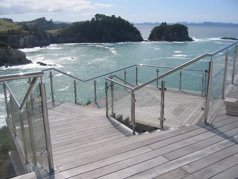 Balustrady ze stali nierdzewnej Hurtownia balustrad schodowych ze stali nierdzewnej