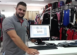يستخدم تجار التجزئة البرازيليون تقنية RFID لتقليل وقت الدفع بنسبة 80%