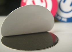 Application of absorbent material in RFID tags