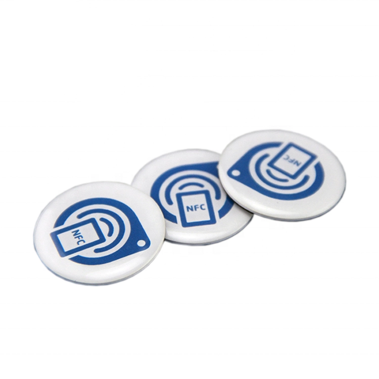 13.56Mhz coin metal nfc rfid tags coin cards tags PVC with anti-metal sticker NTAG 213 chip RFID pvc disc RFID pvc coin tag