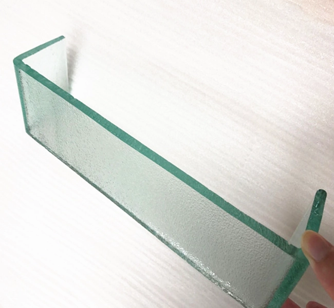 U shaped glass factory