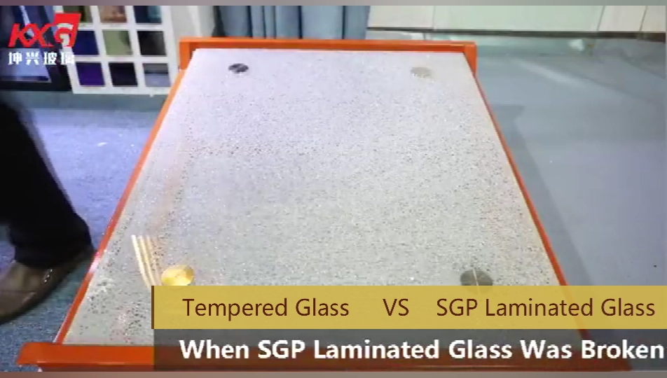 বদমেজাজি কাচ ভি এস SGP tempered স্তরিত গ্লাস
