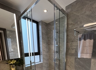 shower door tempered glass