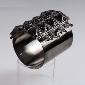 China Black Color Jewellery Cheap Wholesale Bracelet Unique Bracelet BangleJewelry Wholesale manufacturer