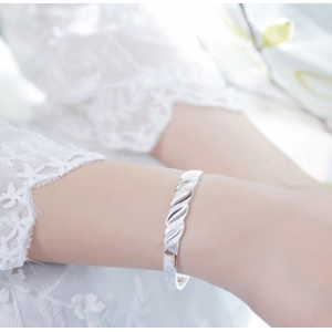 中国 High Quality Sterling Silver Bracelet for Woman Curtain Bracelet Manufacturer メーカー