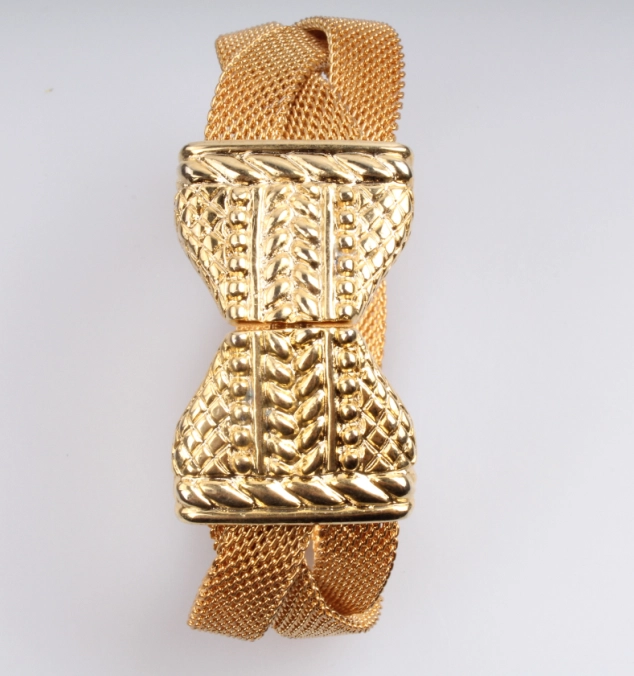 2018 Hot Selling Jewelry Professional Manufacturer in China Zinc Alloy Gold Artificial Bracelet for Women