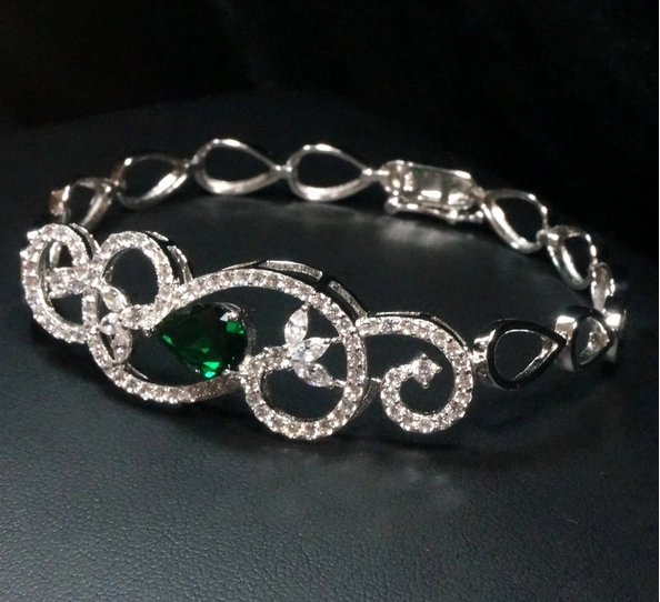 China fashion costume diamond cubic zirconia jewelry set manufacturer in China