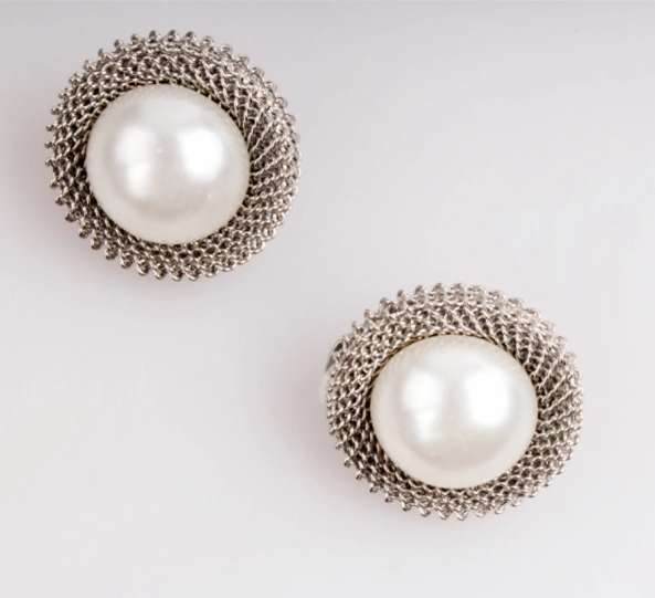China Women Wholesale Graceful Silver Color Simulated Pearl Birthday Anniversary Gifts for Women Mom Wife manufacturer