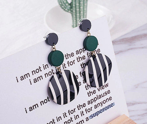 Zinc Alloy PMMA Sandalwood Earring Manufacturer from China