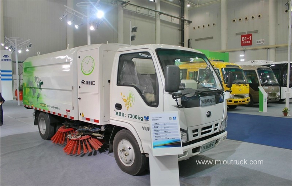 2016年全新68马力电动4X2街道和路面清扫车