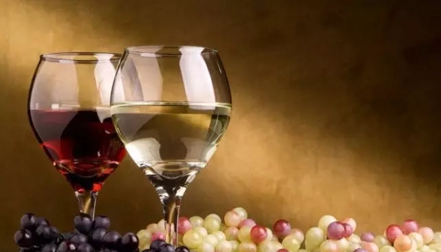 red wine glass
