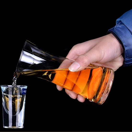 Arbeiten Feinschnitt Glasdekanter für den Großhandel